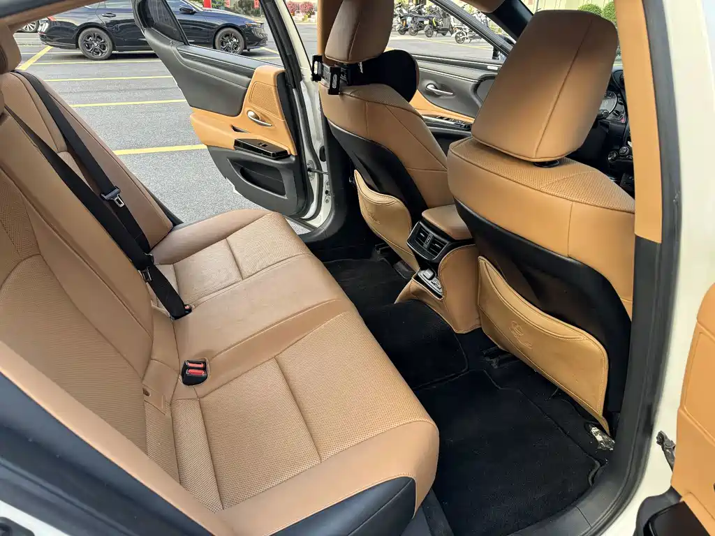 Lexus ES — миниатюра 13