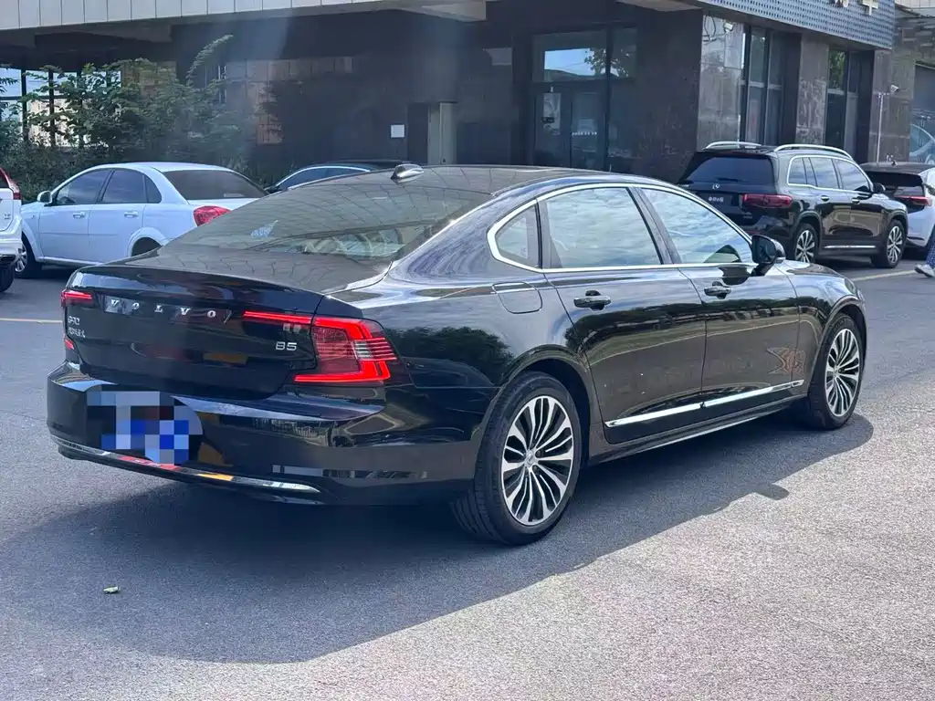 Volvo S90 — миниатюра 3