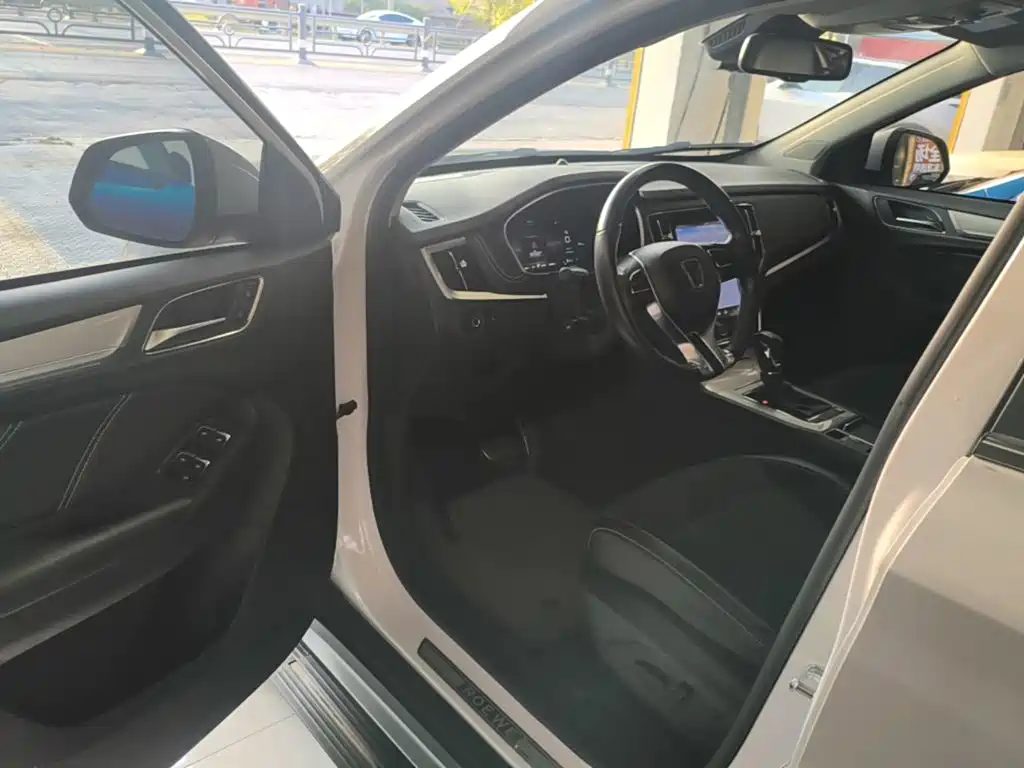 Roewe RX5 New Energy — миниатюра 16