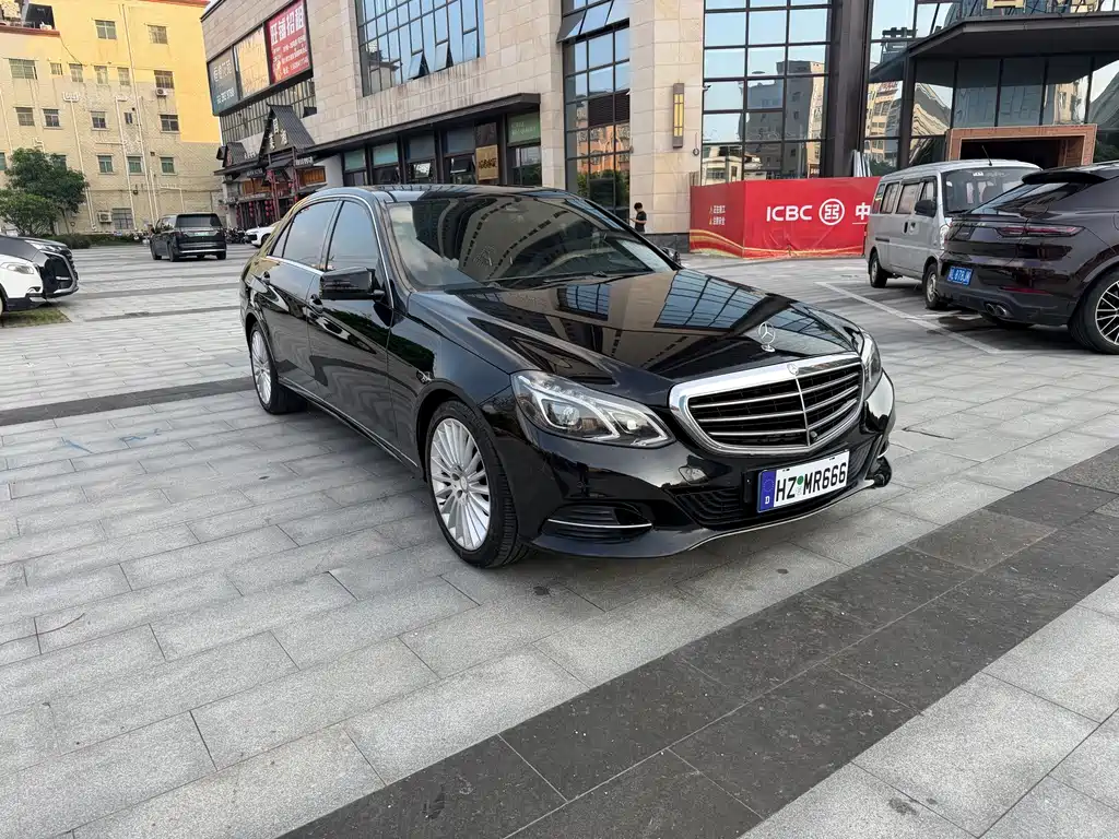 Mercedes-Benz E-Class — миниатюра 3