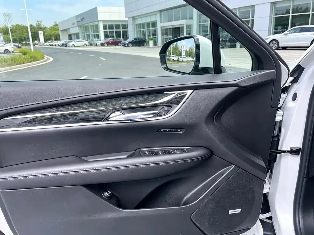 Cadillac XT5 — миниатюра 4