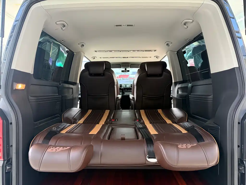 Volkswagen Caravelle — миниатюра 20