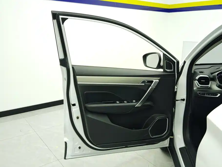 Geely Binyue — миниатюра 7