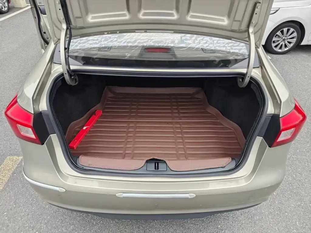 Roewe 360 2017 1.5L MT Luxury