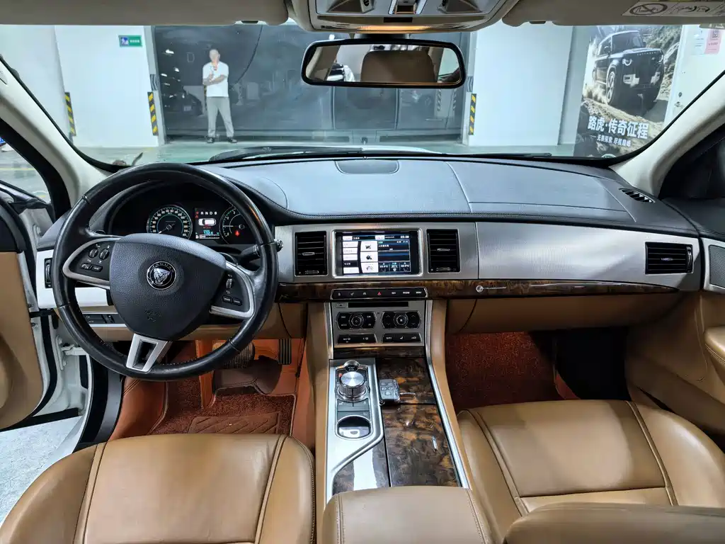 Jaguar XF — миниатюра 7