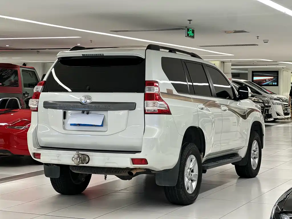 TOYOTA PRADO
