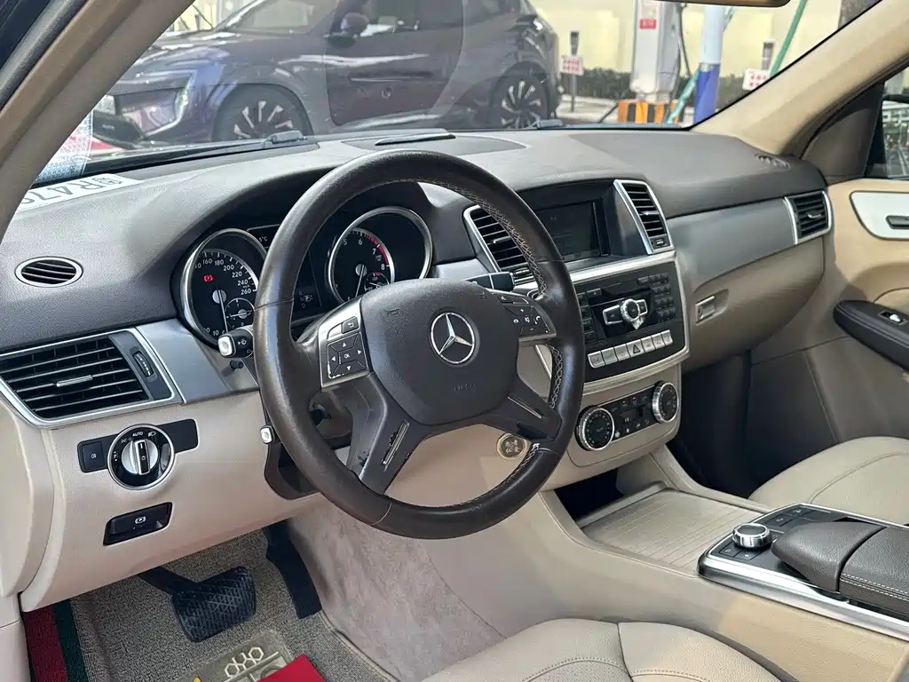 Mercedes-Benz M-Class — миниатюра 6