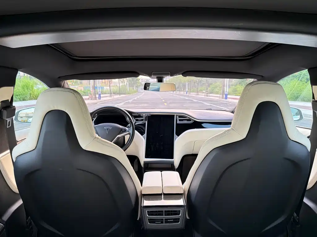 Tesla Model S — миниатюра 15