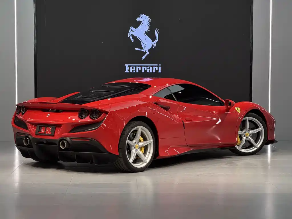 Ferrari F8 — миниатюра 3