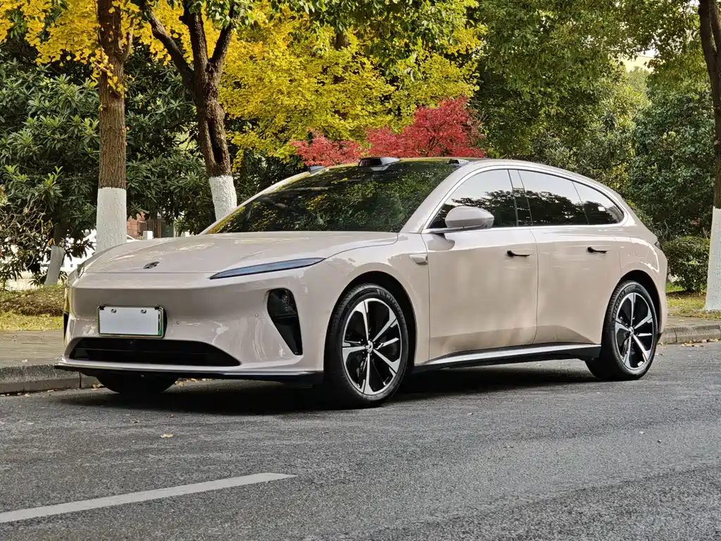 NIO NIO ET5T