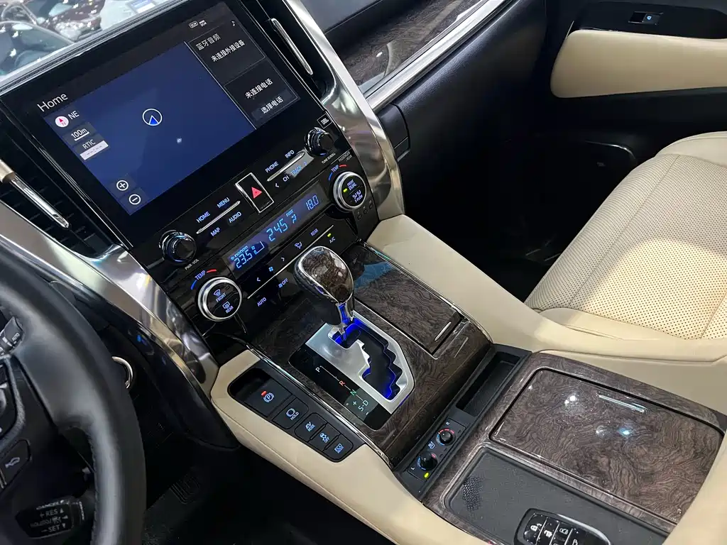 Toyota Vellfire 2020 2.5L HV Luxury