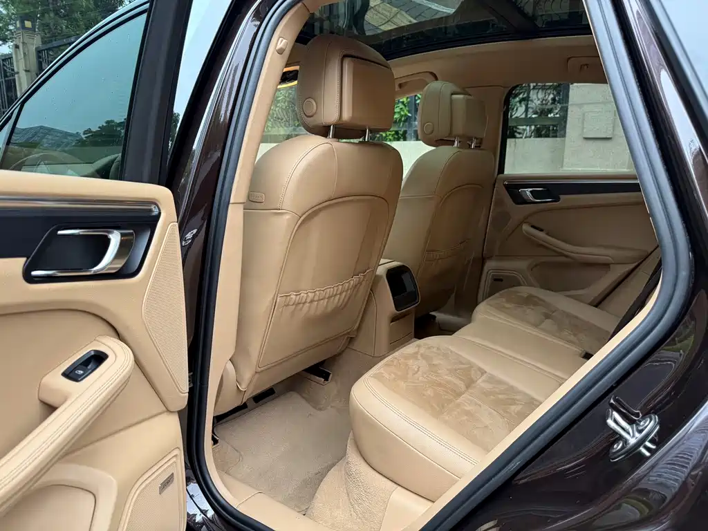 Porsche Macan — миниатюра 8