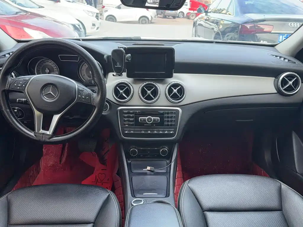 Mercedes-Benz GLA 2015 GLA 220 4MATIC Luxury