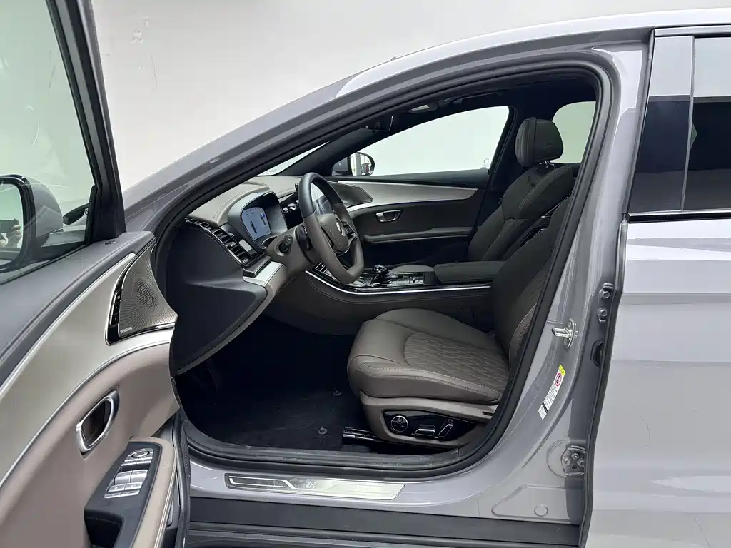 BYD Han 2025 DM-i Smart Drive 125KM Flagship