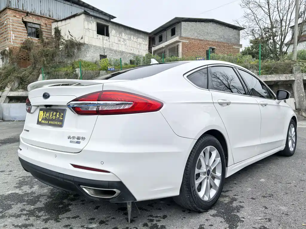 Ford Mondeo - фото 6