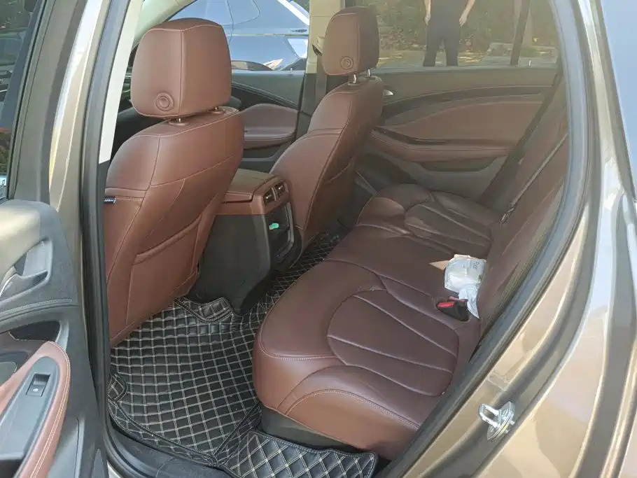 Buick Envision Plus — миниатюра 11
