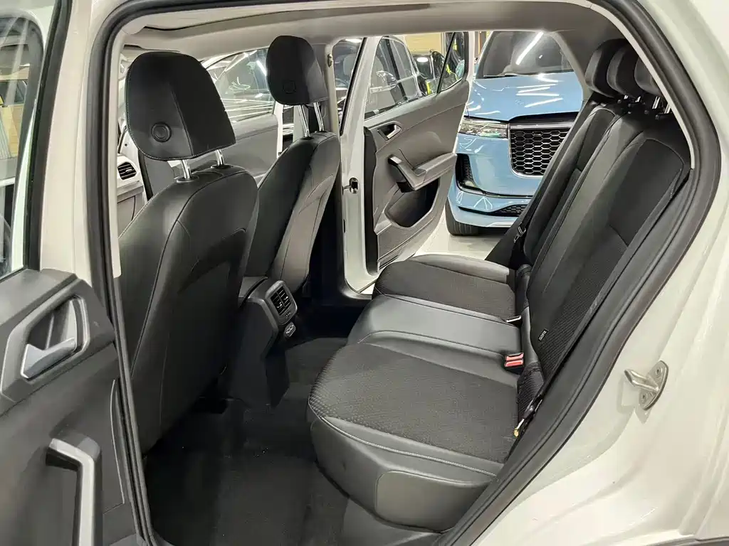 VOLKSWAGEN EXPLORING THE SHADOW