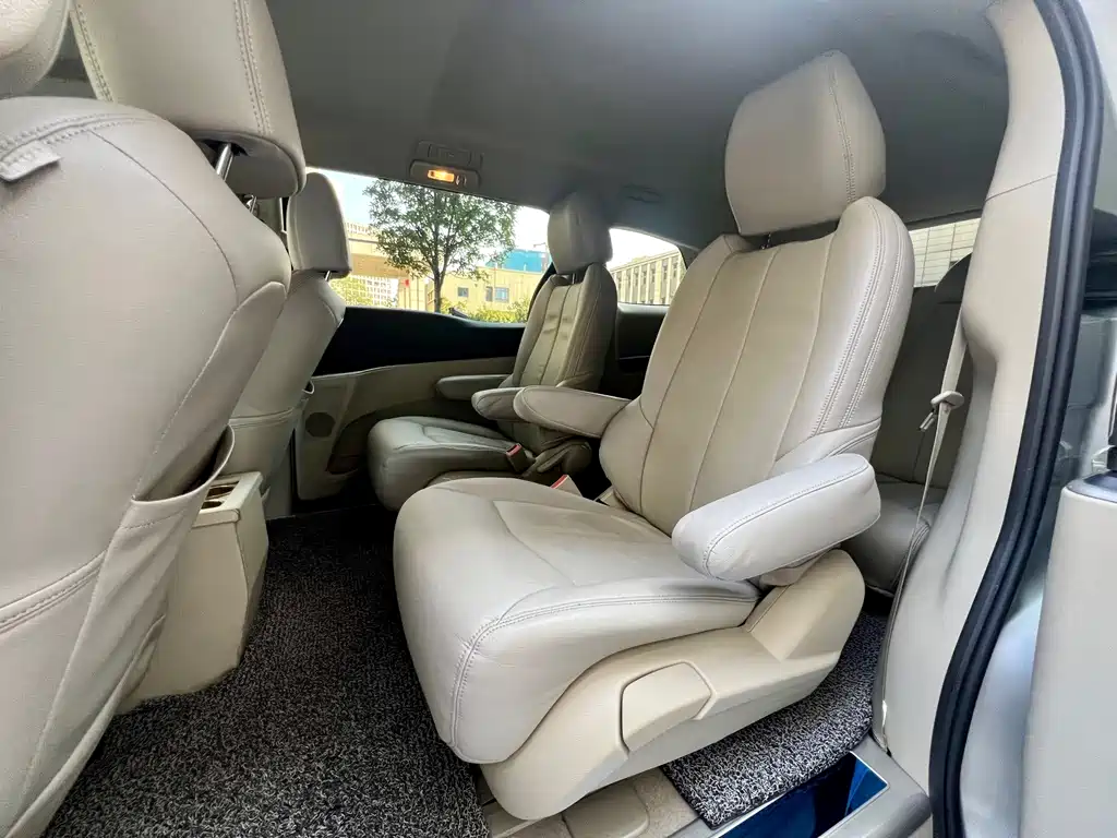 Buick GL8 — миниатюра 14