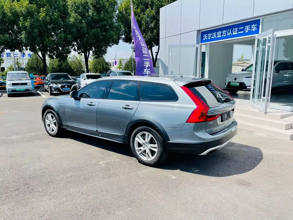 Volvo V90 — миниатюра 3
