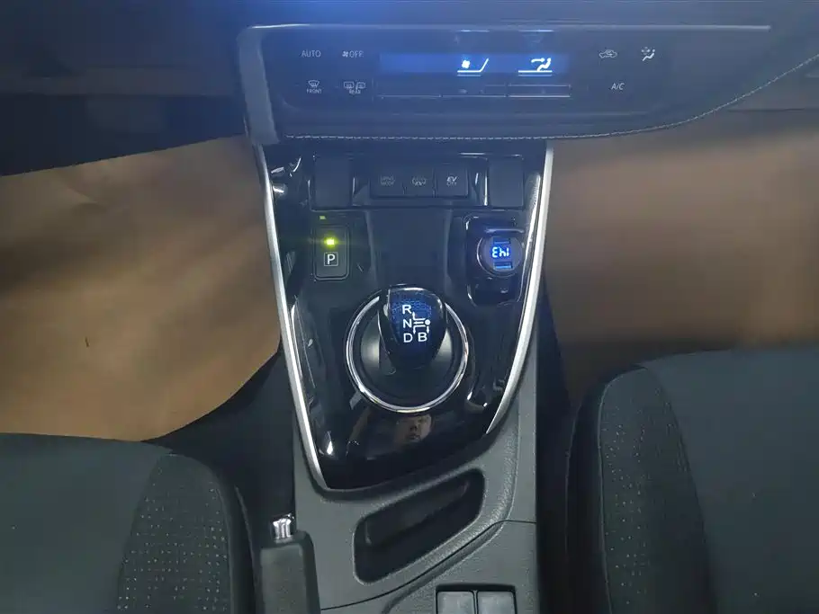 TOYOTA COROLLA DUAL ENGINE E+