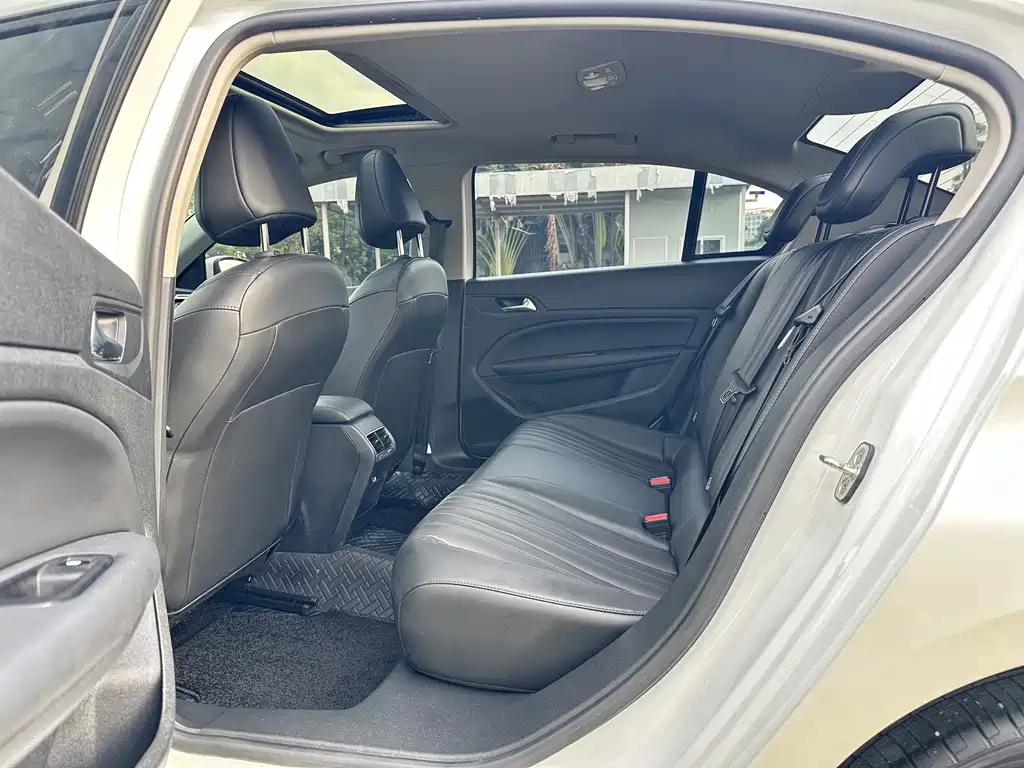 Peugeot 408 — миниатюра 13