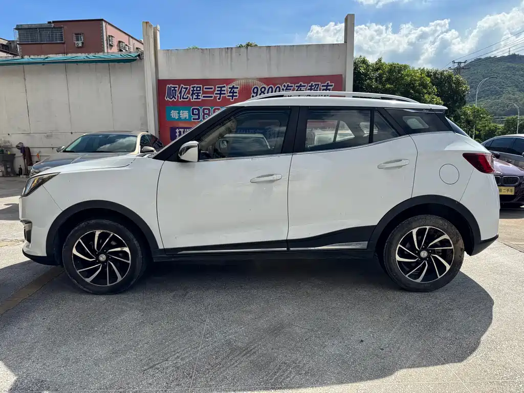 Zotye T300 2017 1.5L MT Premium