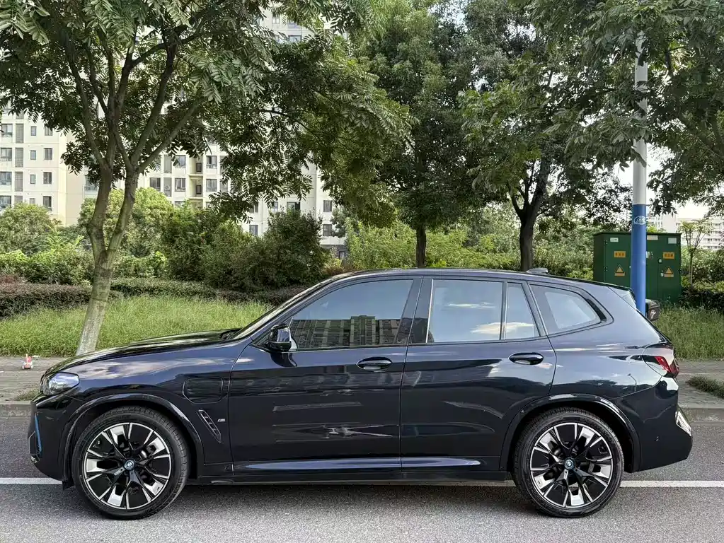 BMW iX3 — миниатюра 4