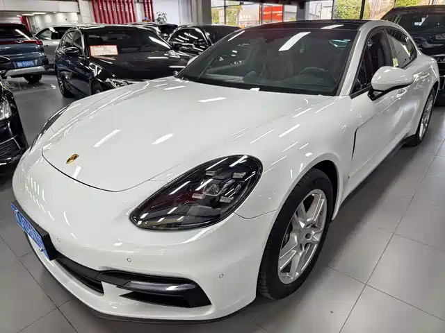 PORSCHE PANAMERA 2019