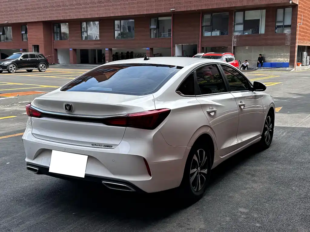 Changan Eado 2022 PLUS 1.6L GDI MT Luxury