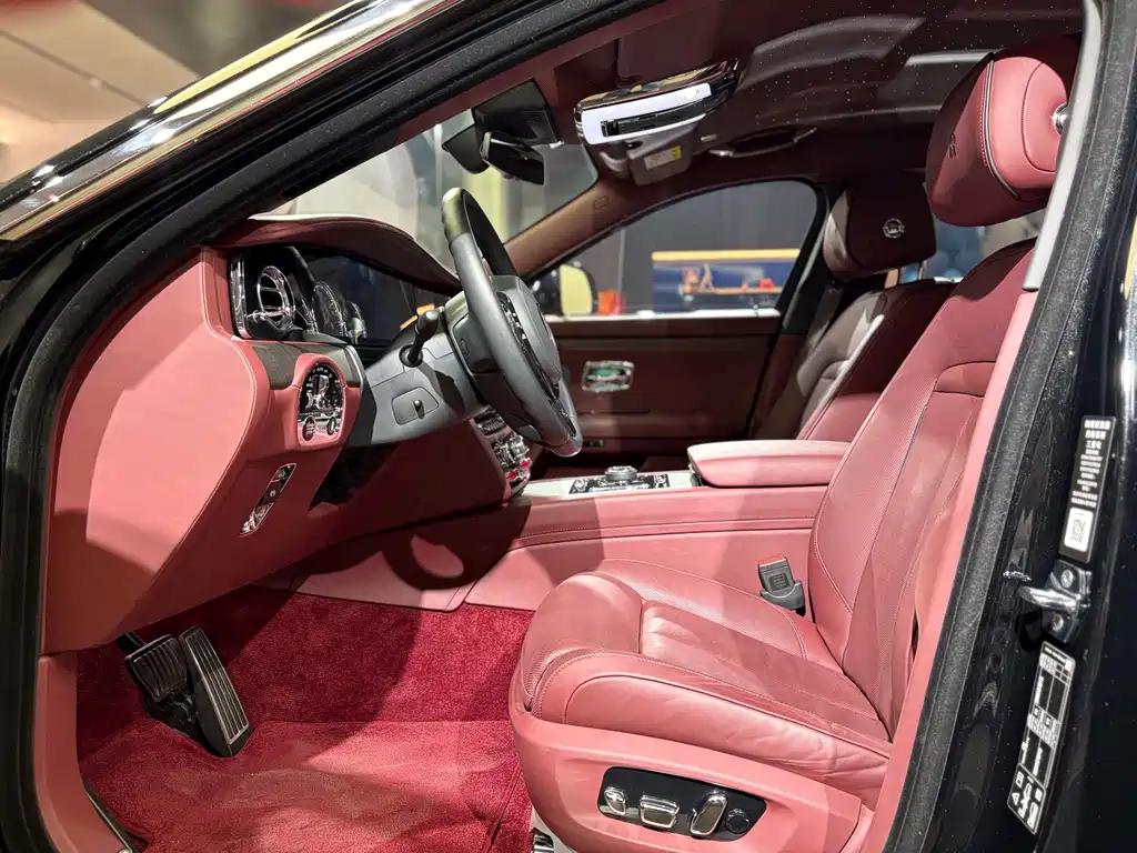 Rolls-Royce Ghost — миниатюра 10
