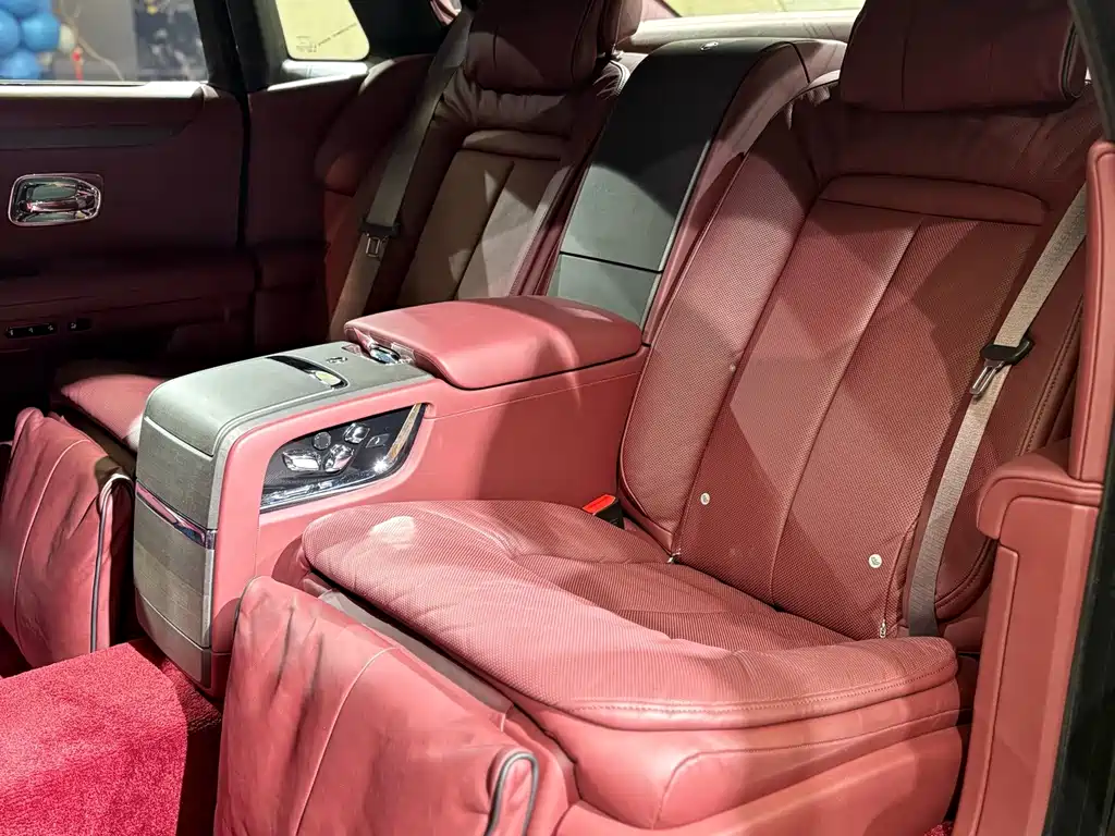 Rolls-Royce Ghost — миниатюра 16