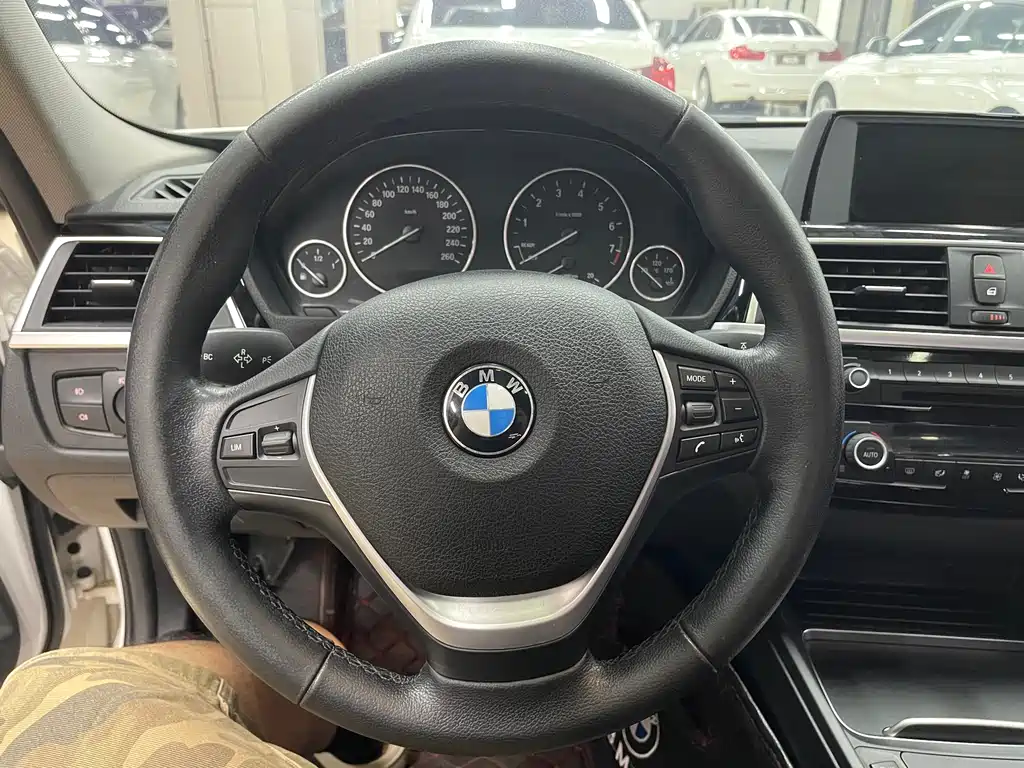 BMW 3 Series — миниатюра 3