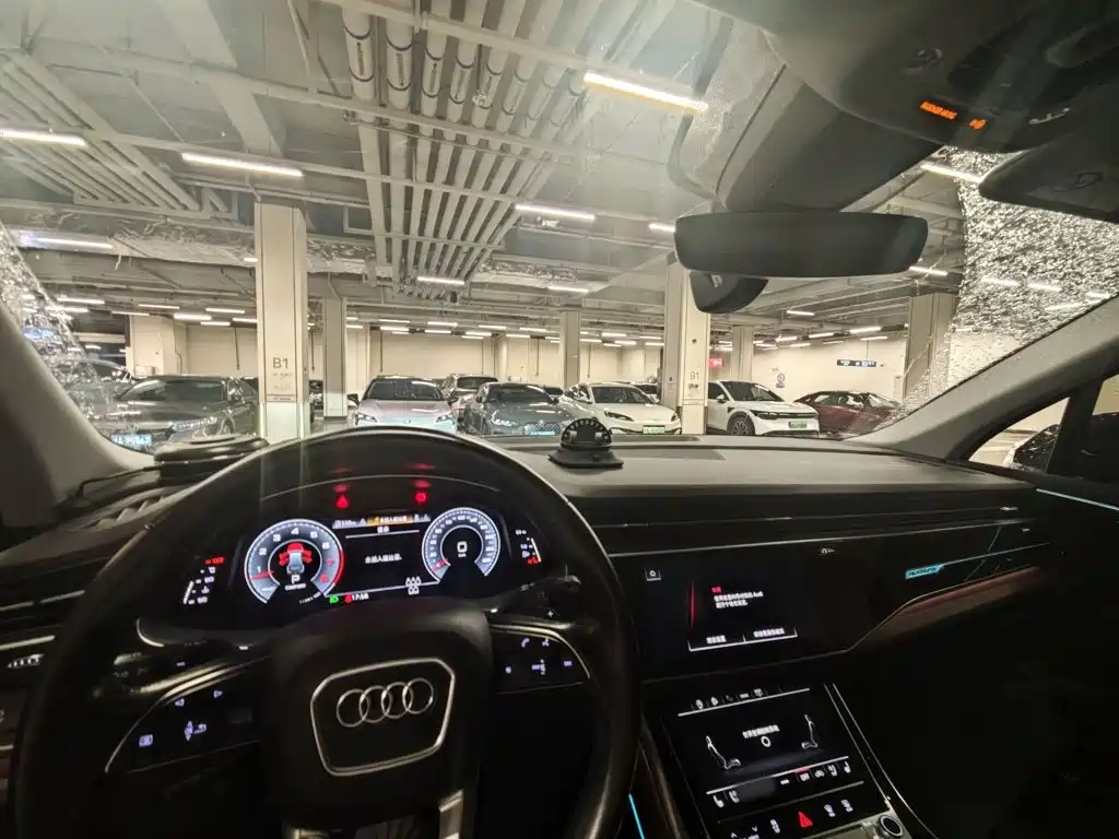 Audi Q7 — миниатюра 10