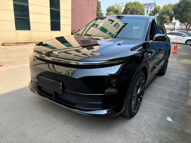 Li Auto IDEAL L6 2025