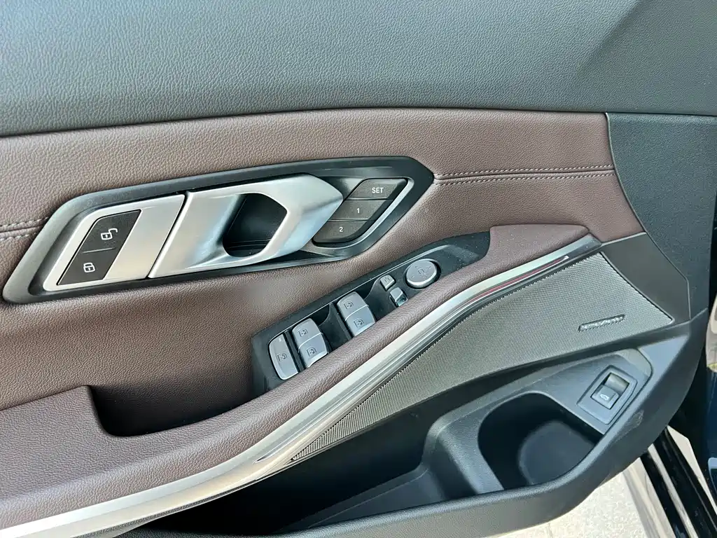 BMW 3 Series — миниатюра 17