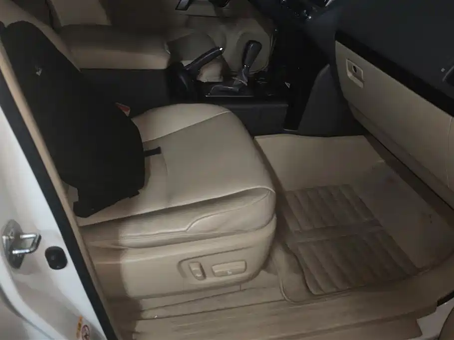 Toyota Land Cruiser Prado 2015 2.7L AT Standard