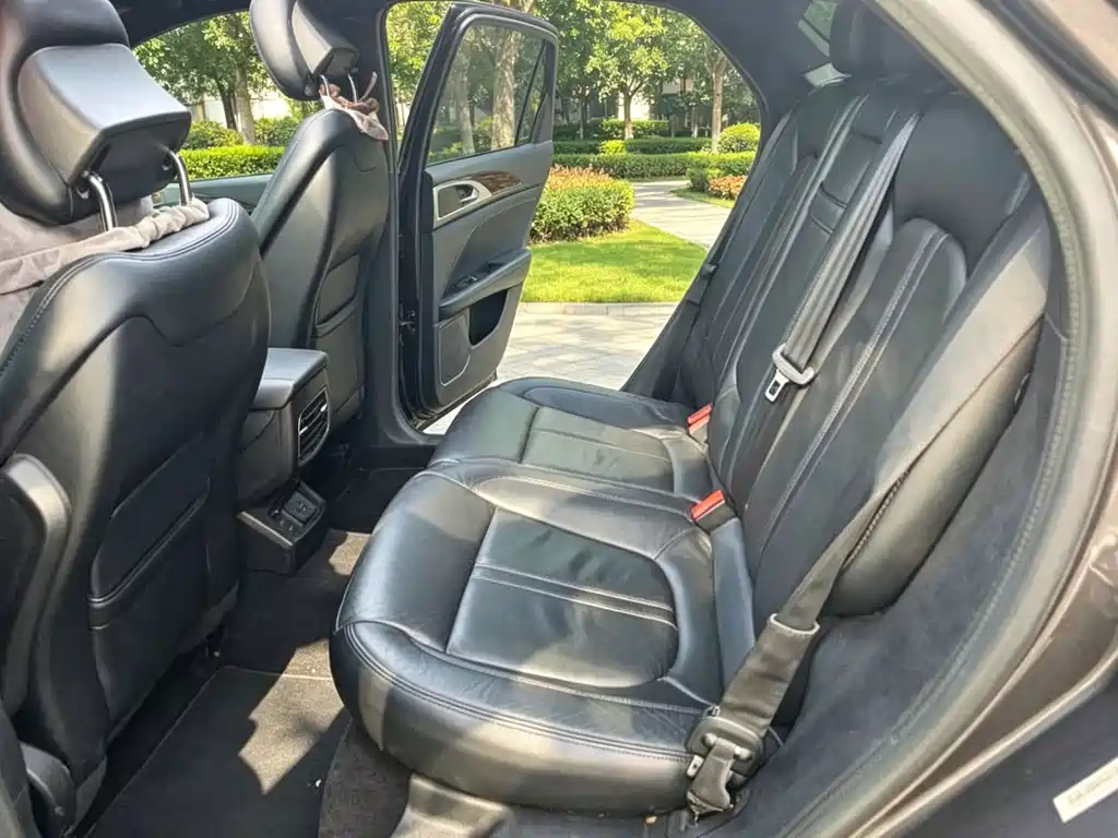 Lincoln MKZ — миниатюра 5