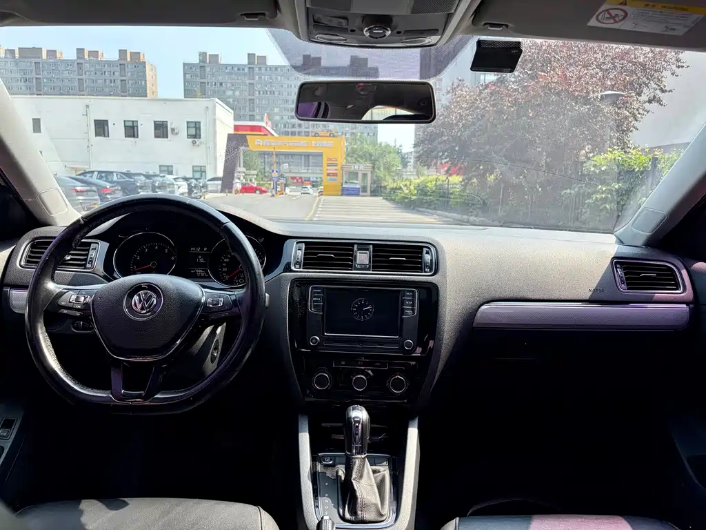 Volkswagen Sagitar 2017 230TSI AT Comfort