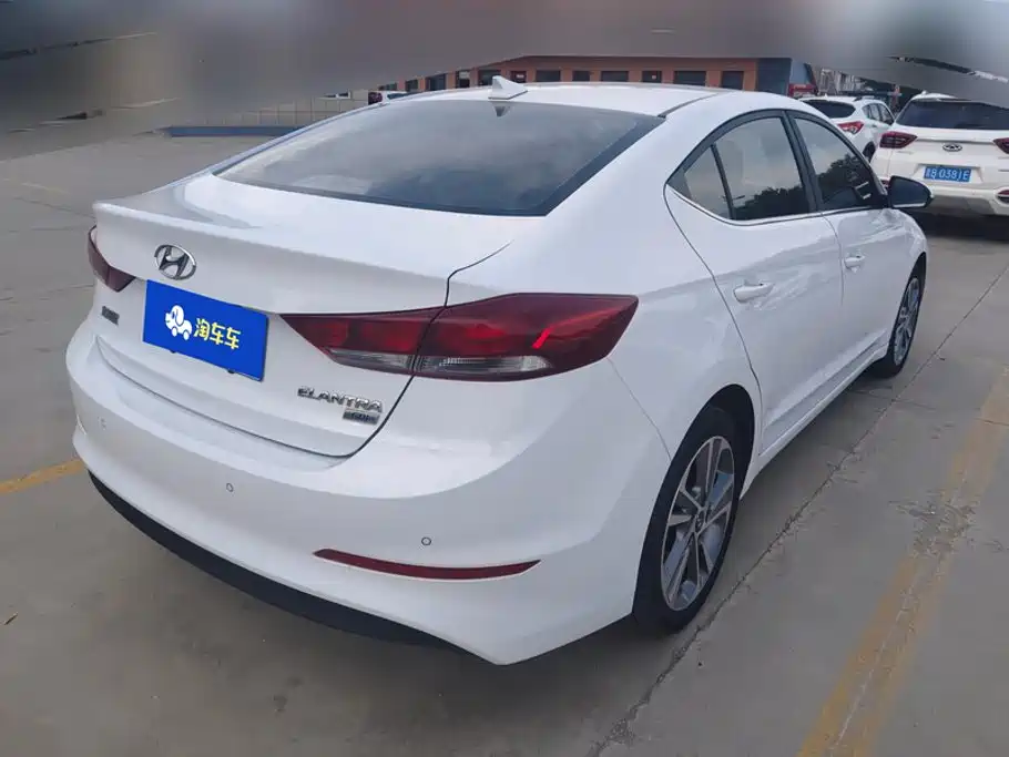 Hyundai Elantra — миниатюра 3