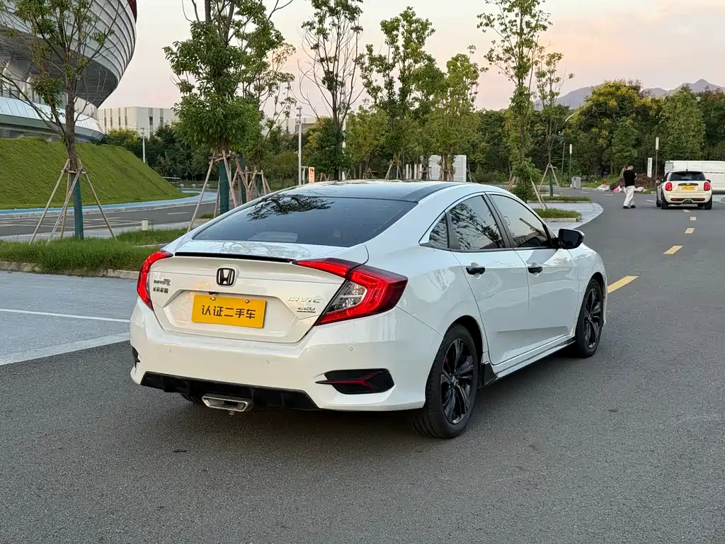 Honda Civic — миниатюра 7