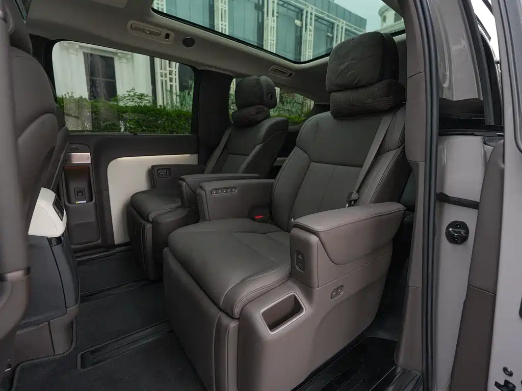 Li Auto Li MEGA — миниатюра 15