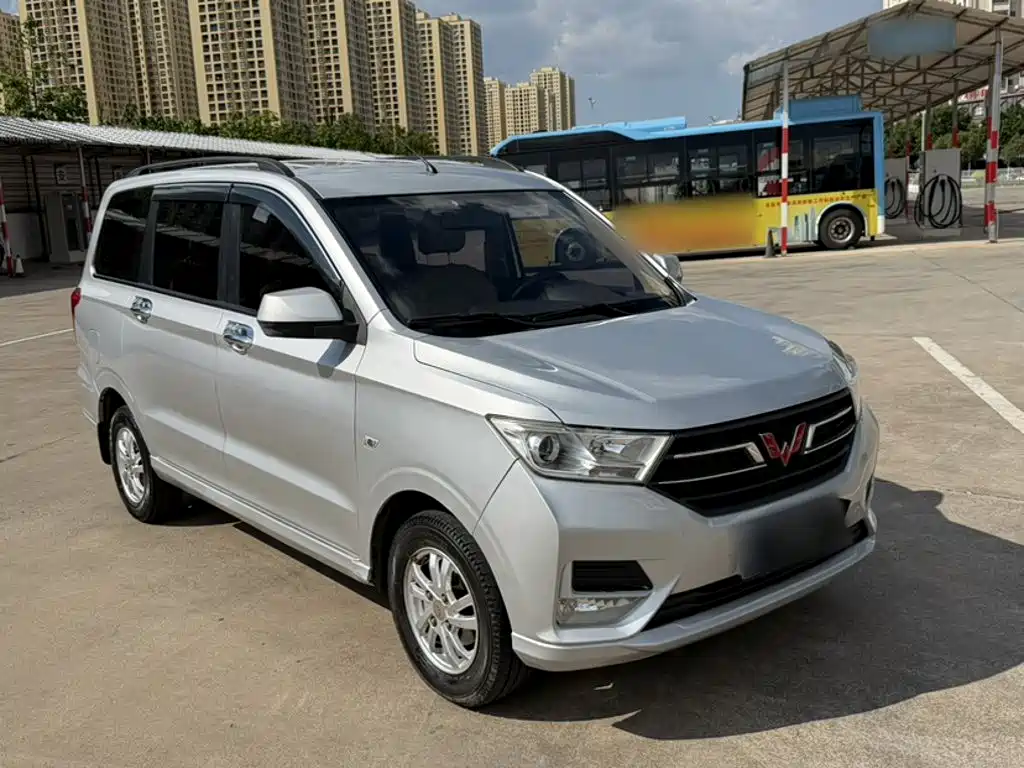 Wuling Hongguang — миниатюра 6
