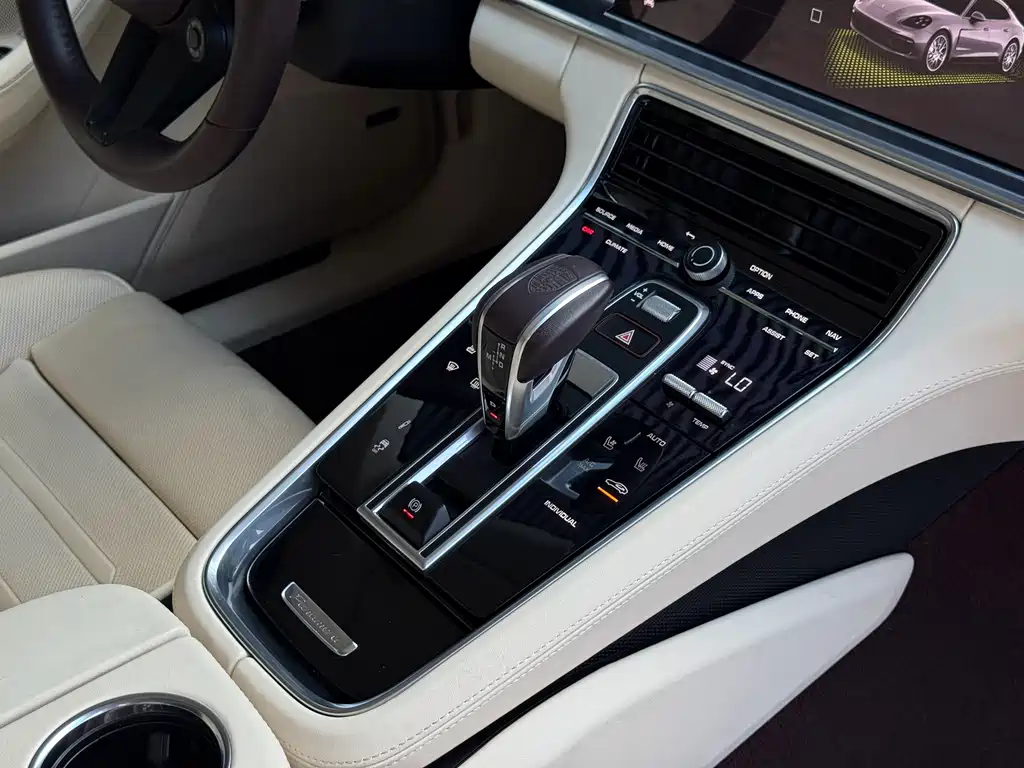 Porsche Panamera Hybrid — миниатюра 13