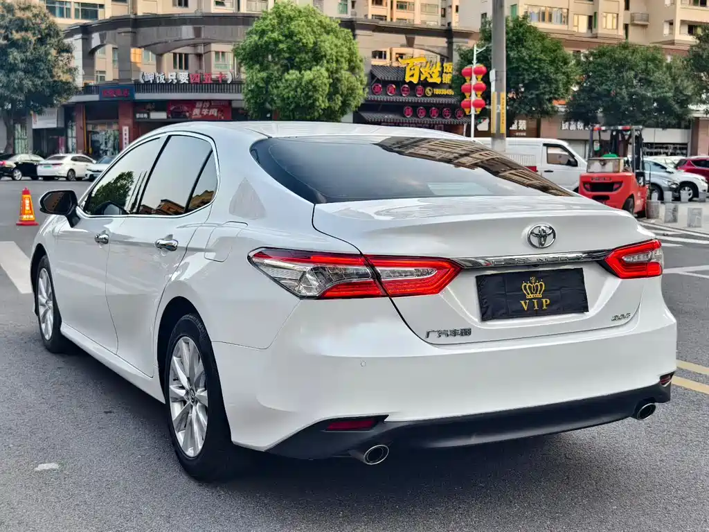 TOYOTA CAMRY