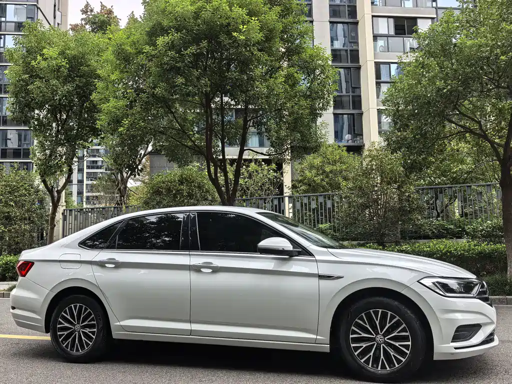 Volkswagen Sagitar — миниатюра 3