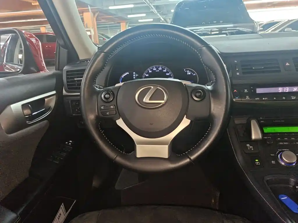 Lexus CT — миниатюра 11