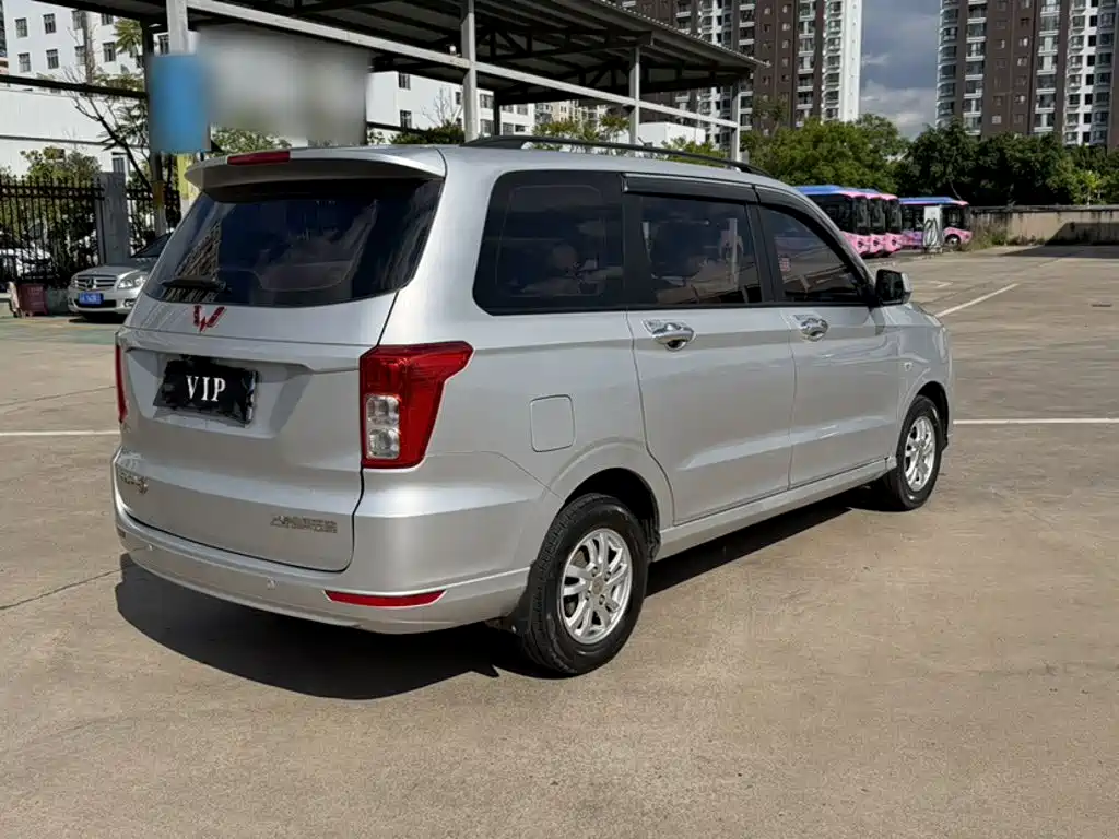 Wuling Hongguang — миниатюра 5