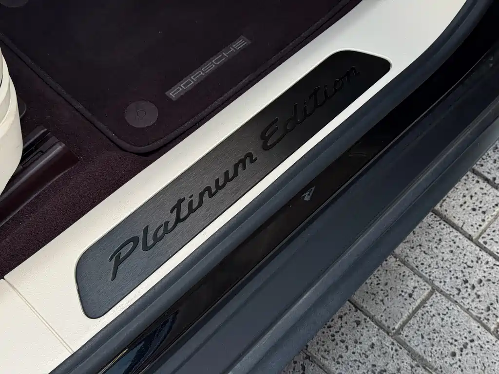 Porsche Panamera Hybrid — миниатюра 23