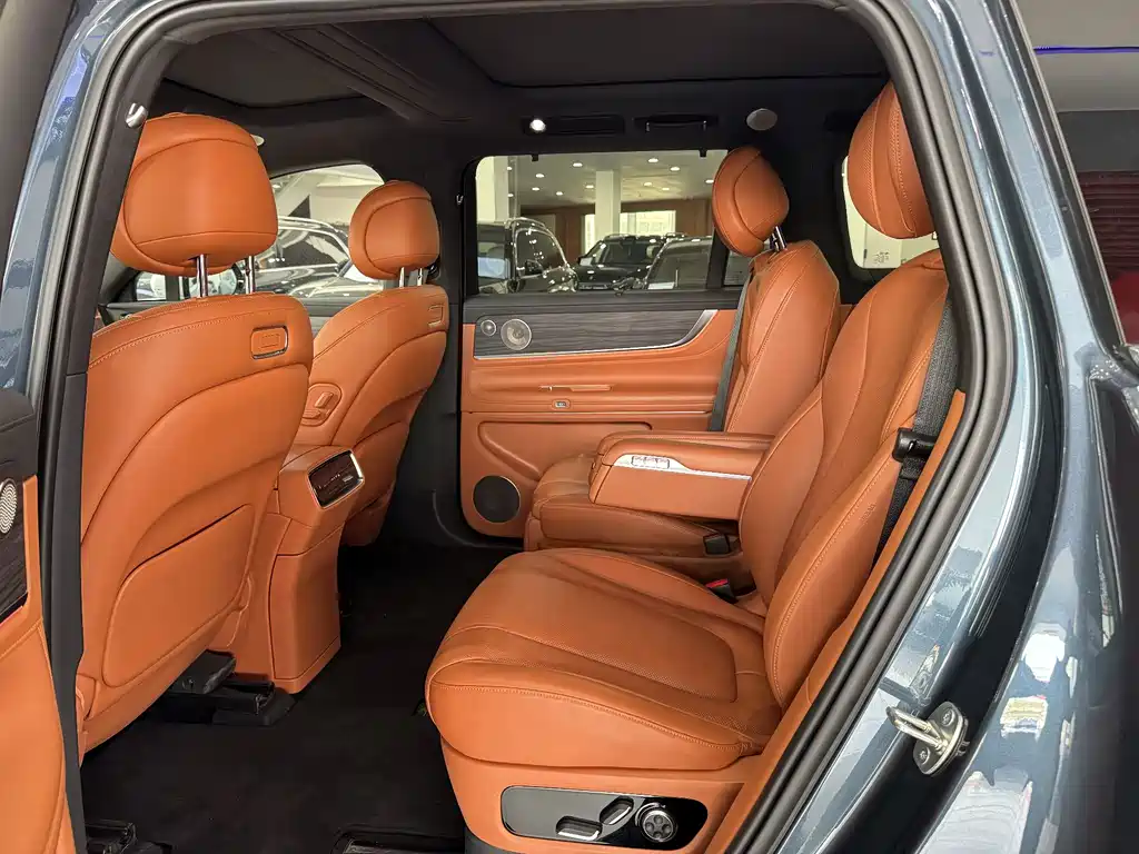 AITO ASK THE WORLD M9