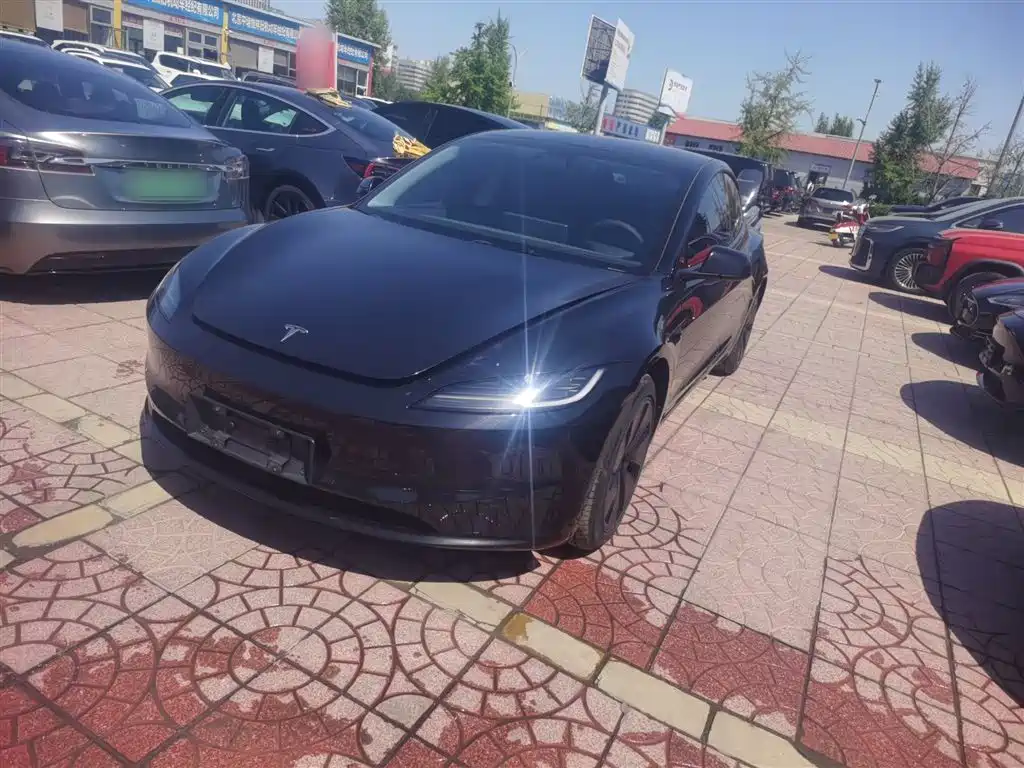 Tesla Model 3 2023